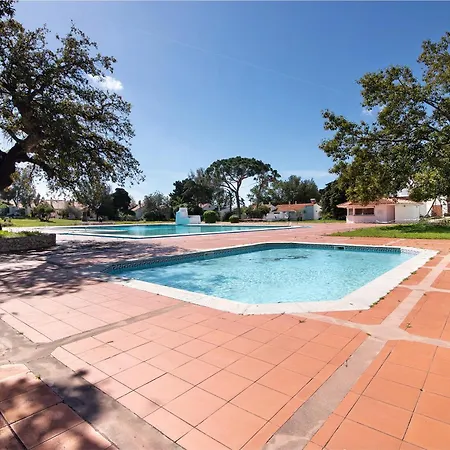 Apartament Lovely And New In Oura *