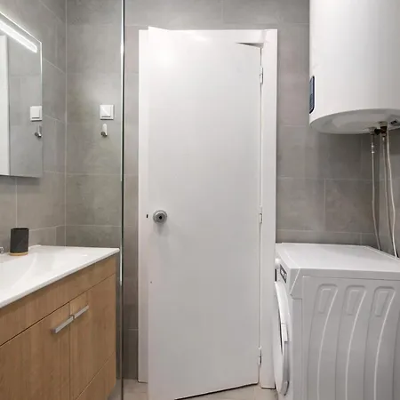 Lovely And New In Oura Apartament