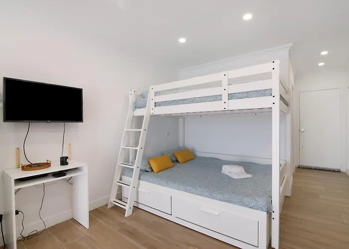 Lovely And New In Oura شقة *