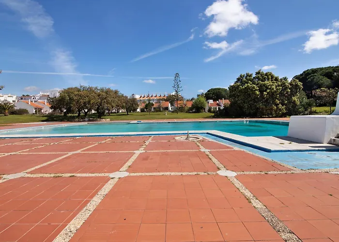 شقة Lovely And New In Oura البوفيرا