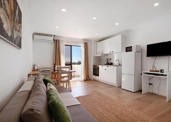 Lovely And New In Oura * البوفيرا