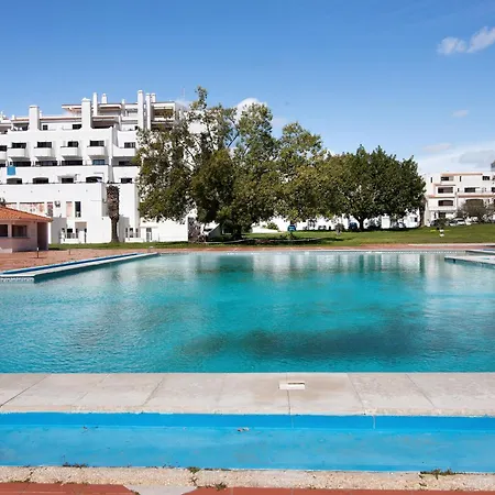 Lovely And New In Oura Apartamento